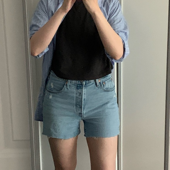 Levi’s 501 Shorts - Picture 5 of 7